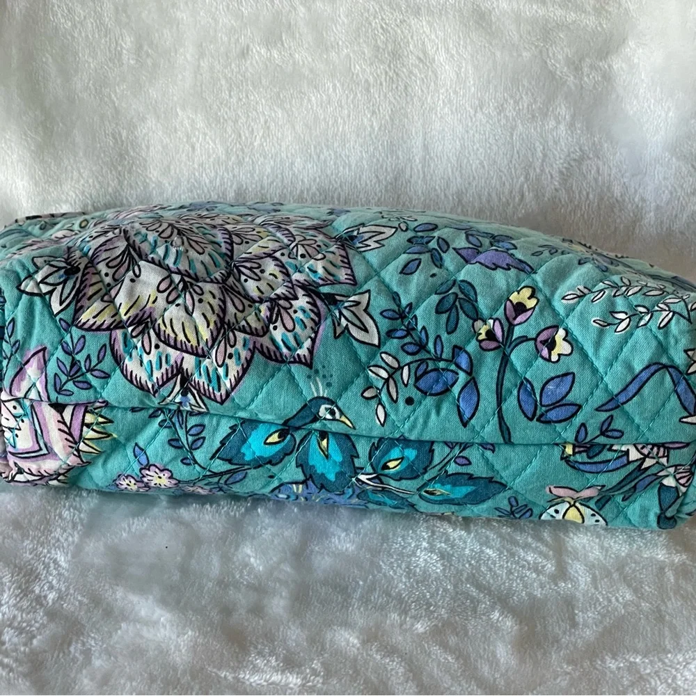 Vera Bradley Quilted Cosmetic Bag Peacock Garden shower bag blue